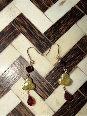 Garnet colored Swarovski bicone crystals champagne baroque fresh water pearls